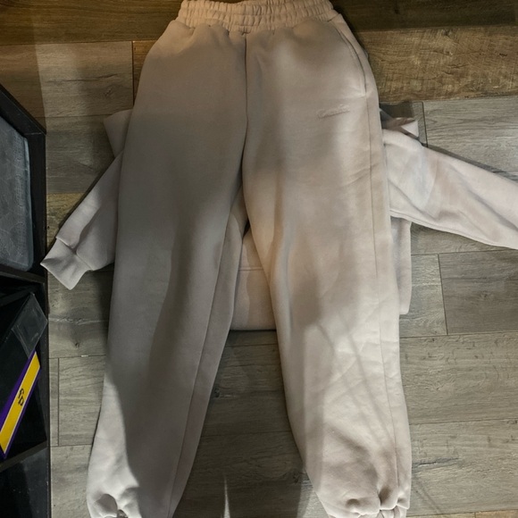 Men's Beige Sweatpants and Hoodie Set - Picture 2 of 7